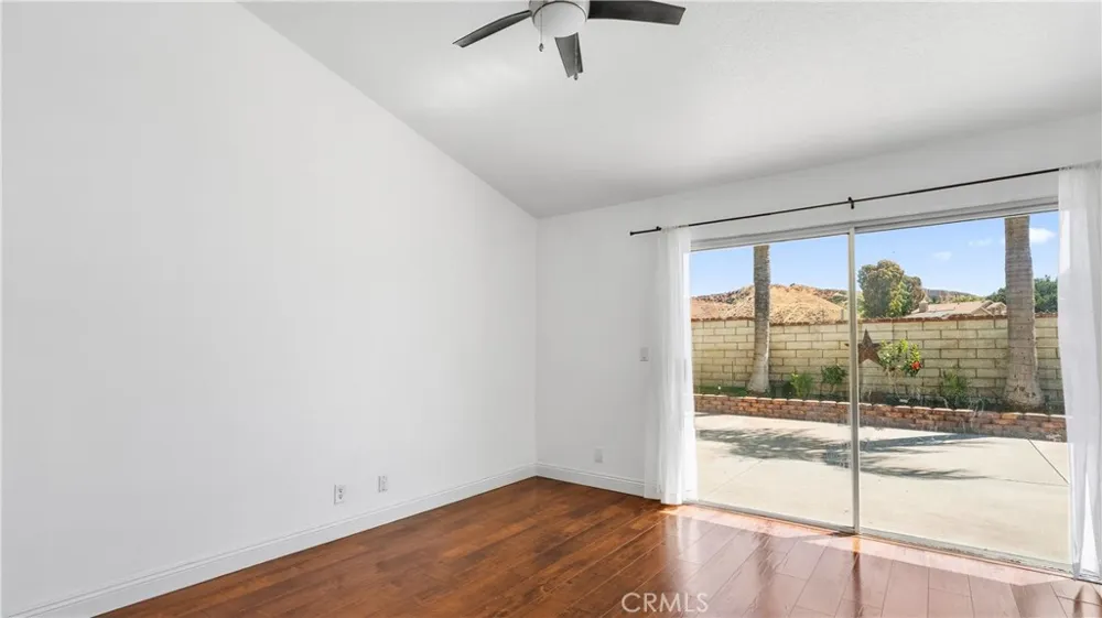 28924 Raintree Lane Saugus, CA 91390