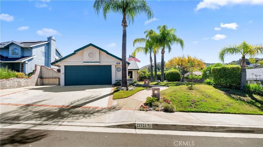 28924 Raintree Lane Saugus, CA 91390