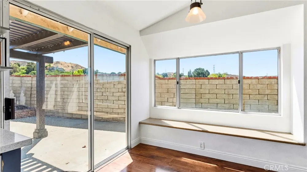 28924 Raintree Lane Saugus, CA 91390