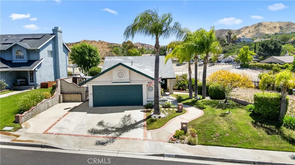 28924 Raintree Lane Saugus, CA 91390