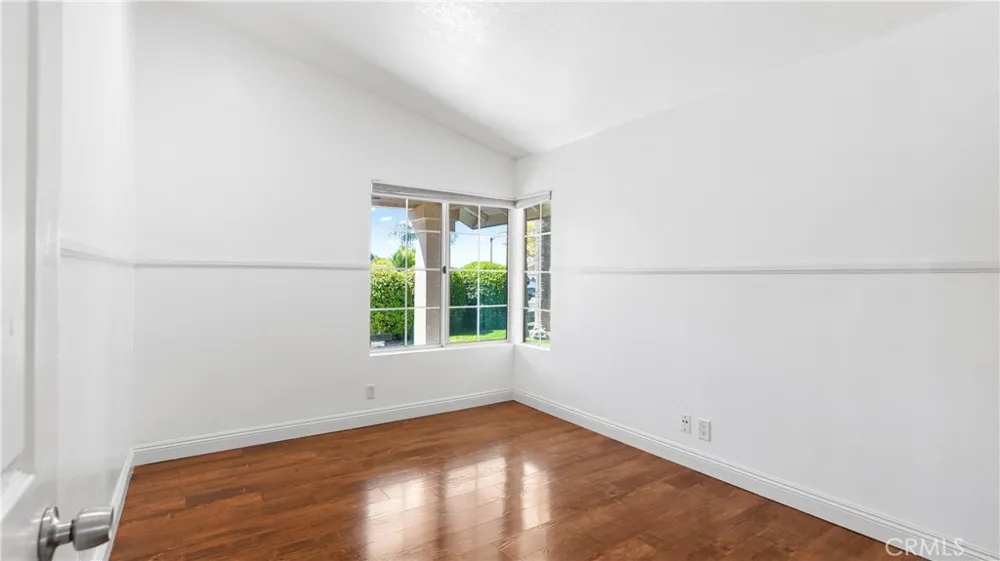 28924 Raintree Lane Saugus, CA 91390