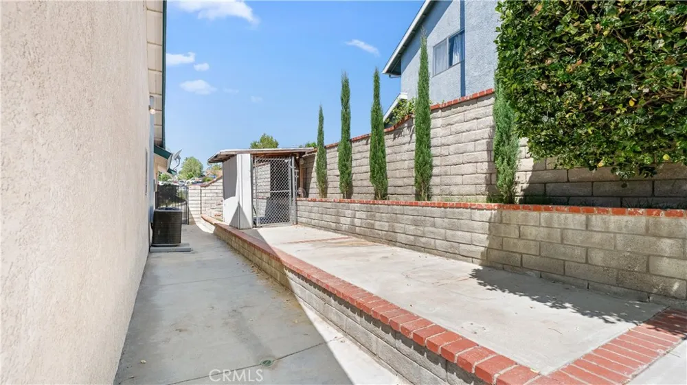 28924 Raintree Lane Saugus, CA 91390