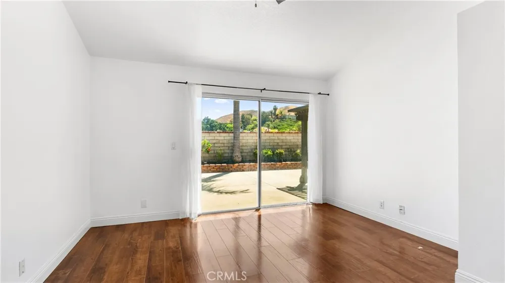 28924 Raintree Lane Saugus, CA 91390