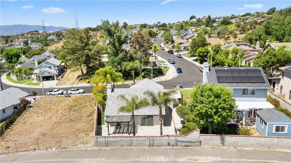 28924 Raintree Lane Saugus, CA 91390