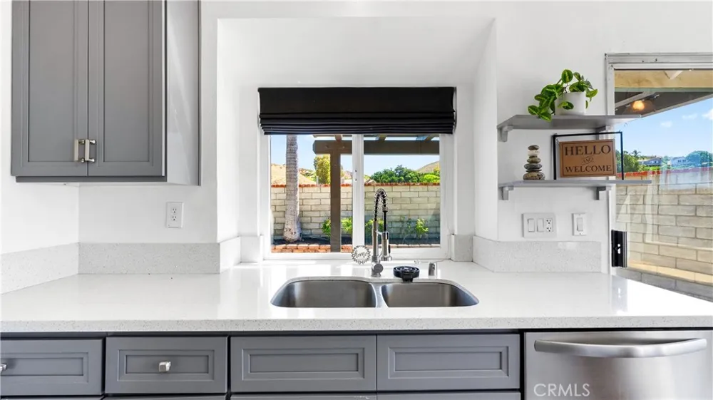 28924 Raintree Lane Saugus, CA 91390