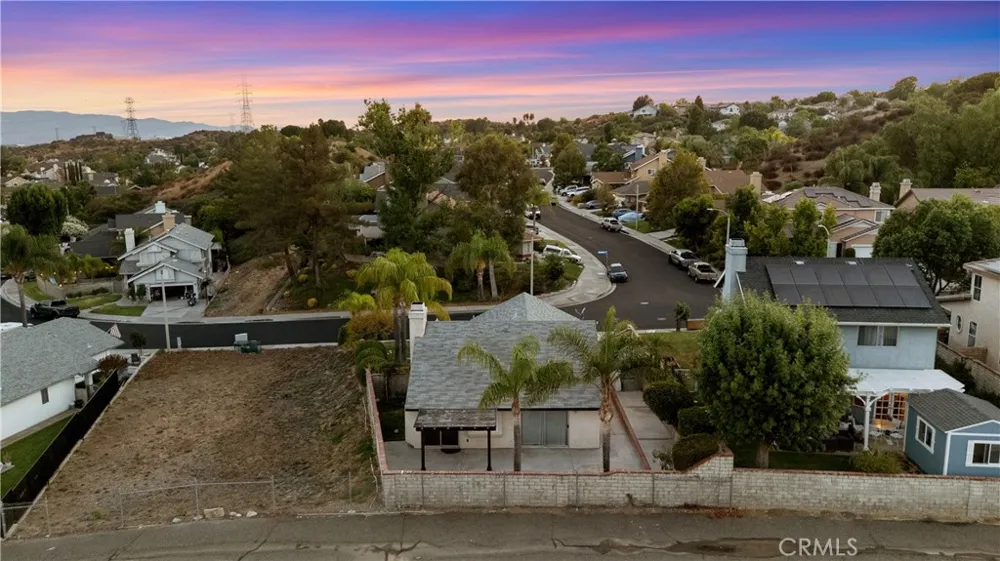 28924 Raintree Lane Saugus, CA 91390