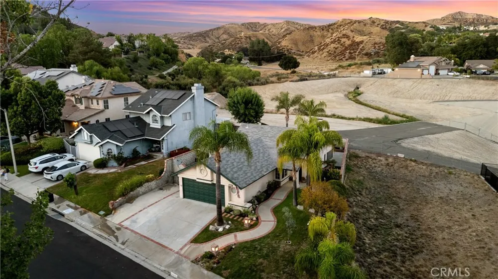 28924 Raintree Lane Saugus, CA 91390