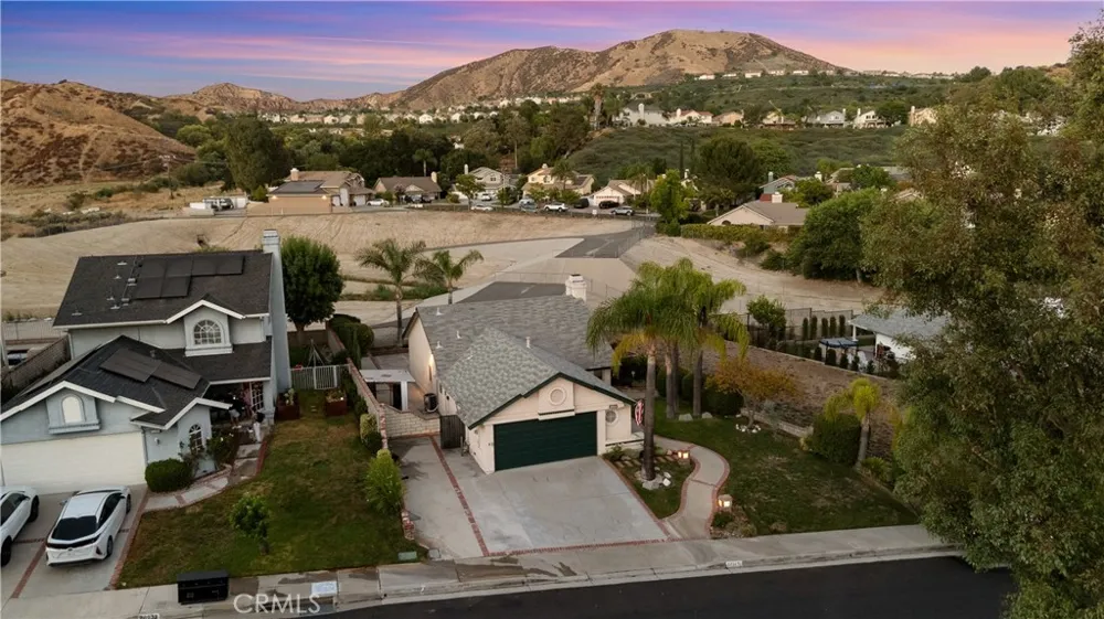 28924 Raintree Lane Saugus, CA 91390