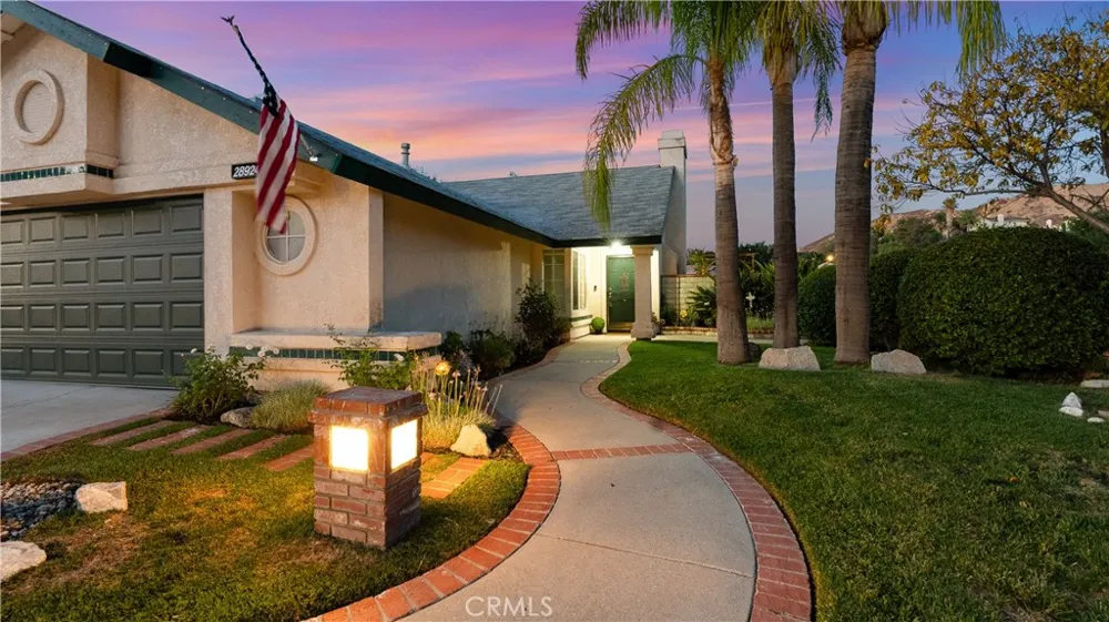 28924 Raintree Lane Saugus, CA 91390