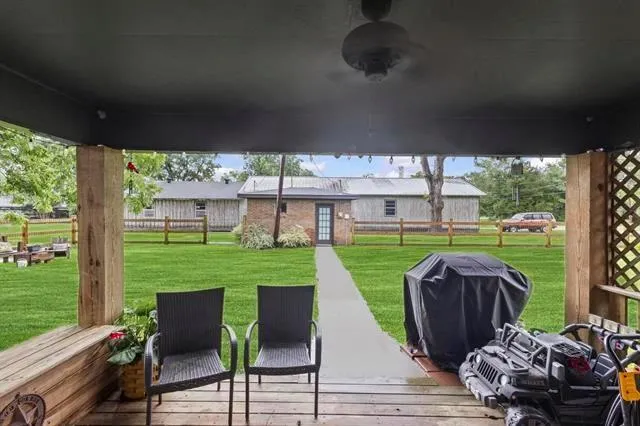 1663 4th Street Nome, TX 77629