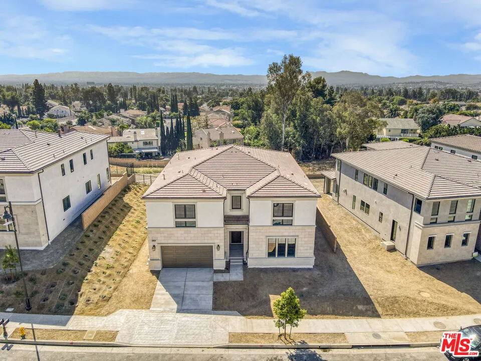 20534 Edgewood Court Chatsworth, CA 91311