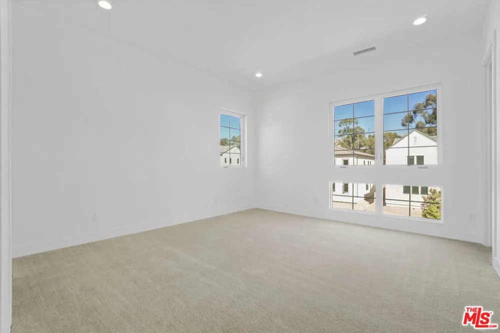 20534 Edgewood Court Chatsworth, CA 91311