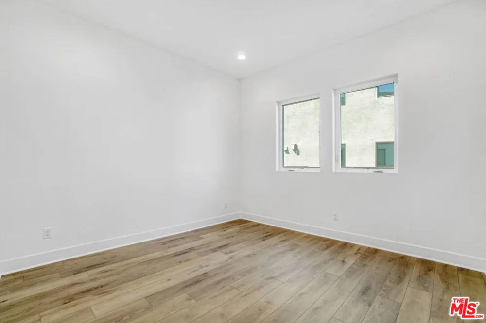 20534 Edgewood Court Chatsworth, CA 91311