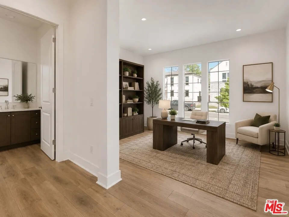 20534 Edgewood Court Chatsworth, CA 91311