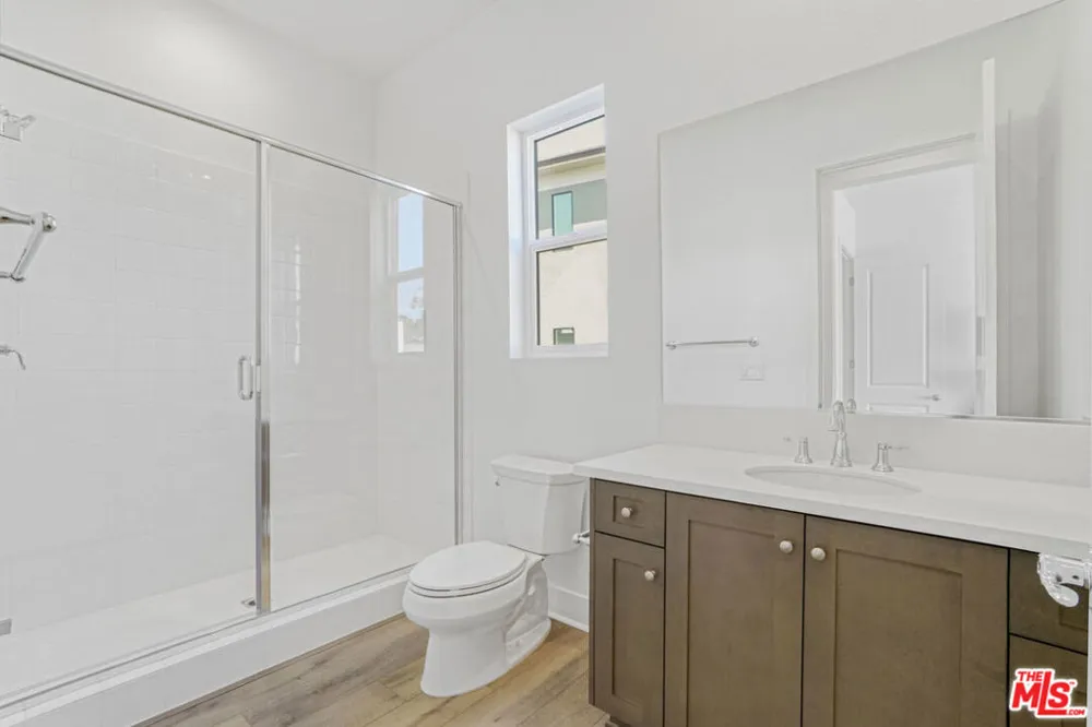 20534 Edgewood Court Chatsworth, CA 91311