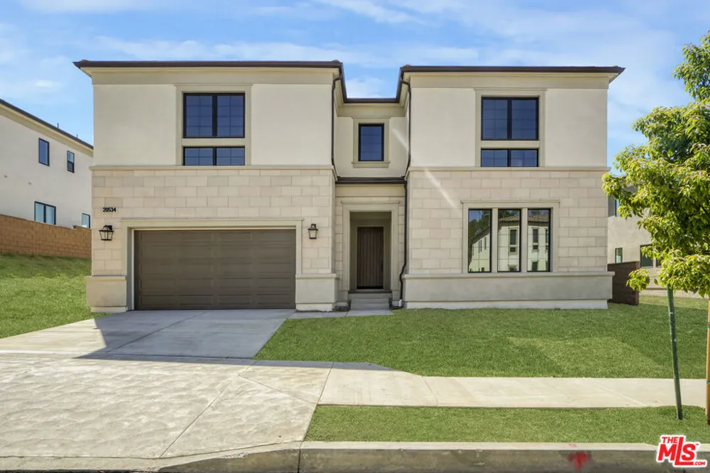 20534 Edgewood Court Chatsworth, CA 91311