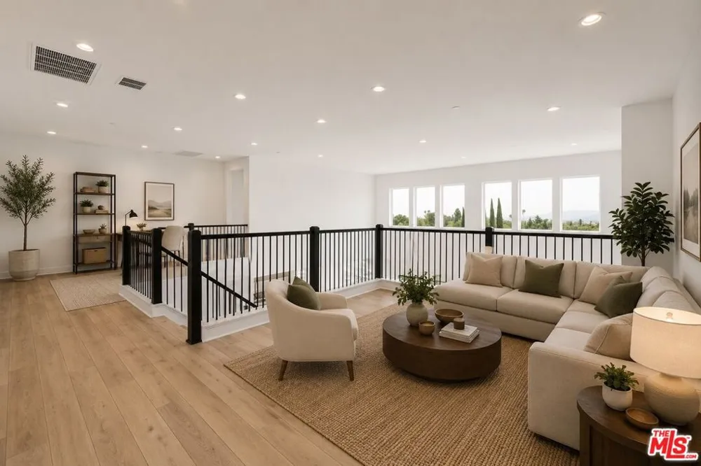 20534 Edgewood Court Chatsworth, CA 91311