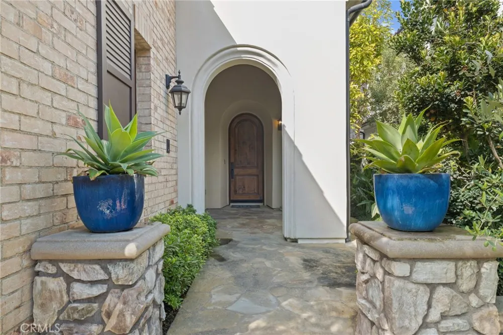 30 Surfspray Bluff Newport Coast, CA 92657