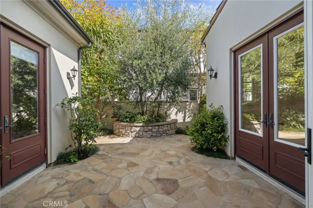 30 Surfspray Bluff Newport Coast, CA 92657