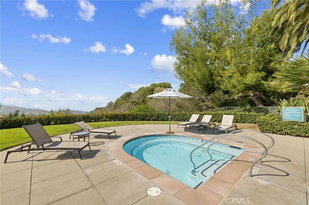 30 Surfspray Bluff Newport Coast, CA 92657