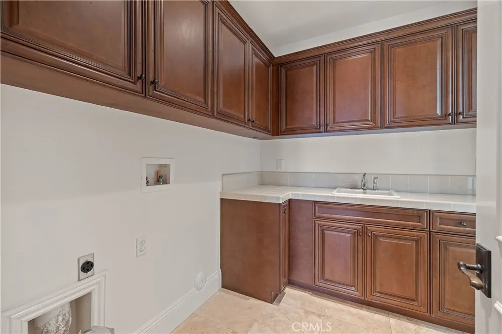 30 Surfspray Bluff Newport Coast, CA 92657