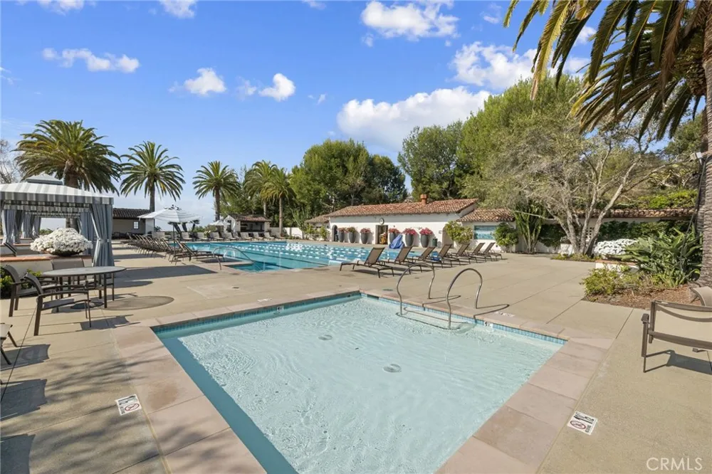 30 Surfspray Bluff Newport Coast, CA 92657