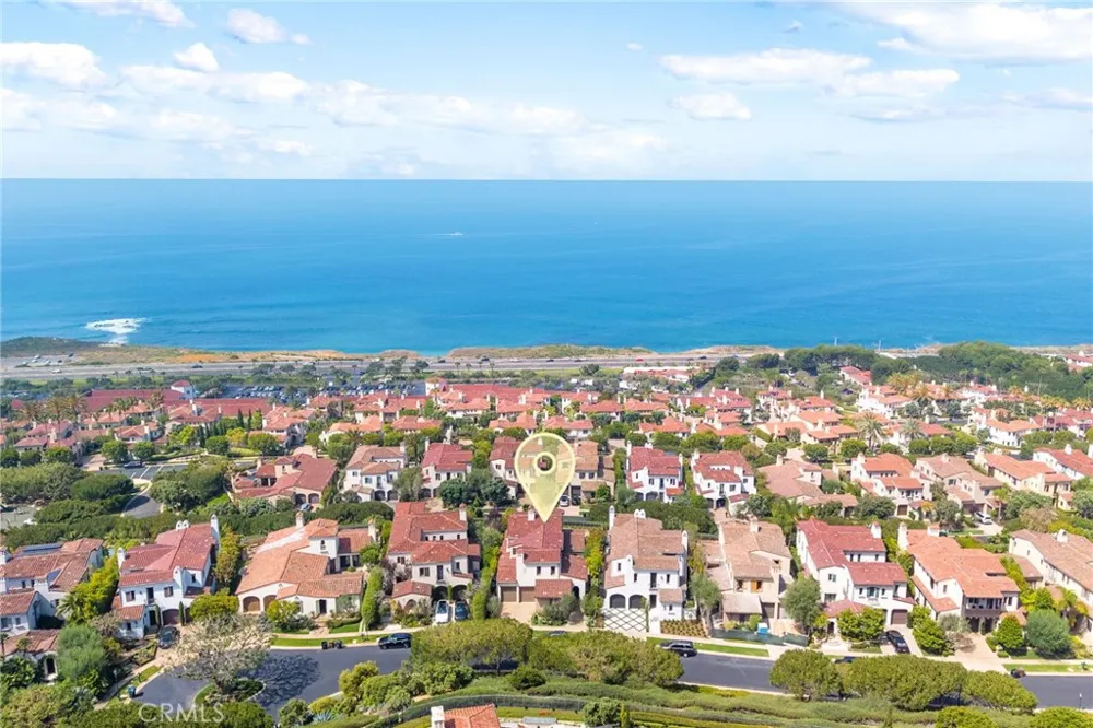 30 Surfspray Bluff Newport Coast, CA 92657
