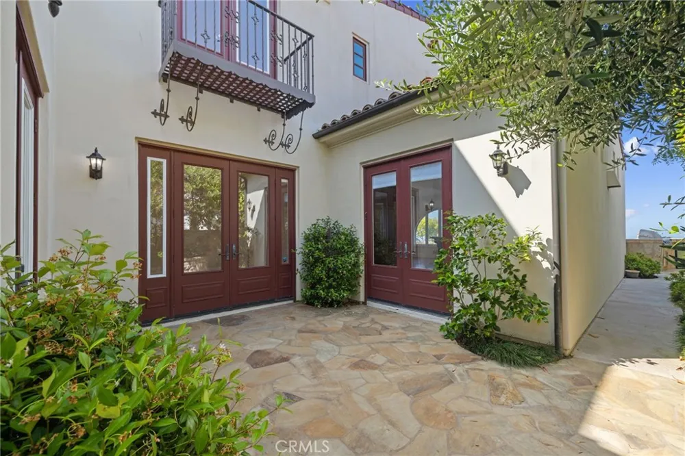 30 Surfspray Bluff Newport Coast, CA 92657