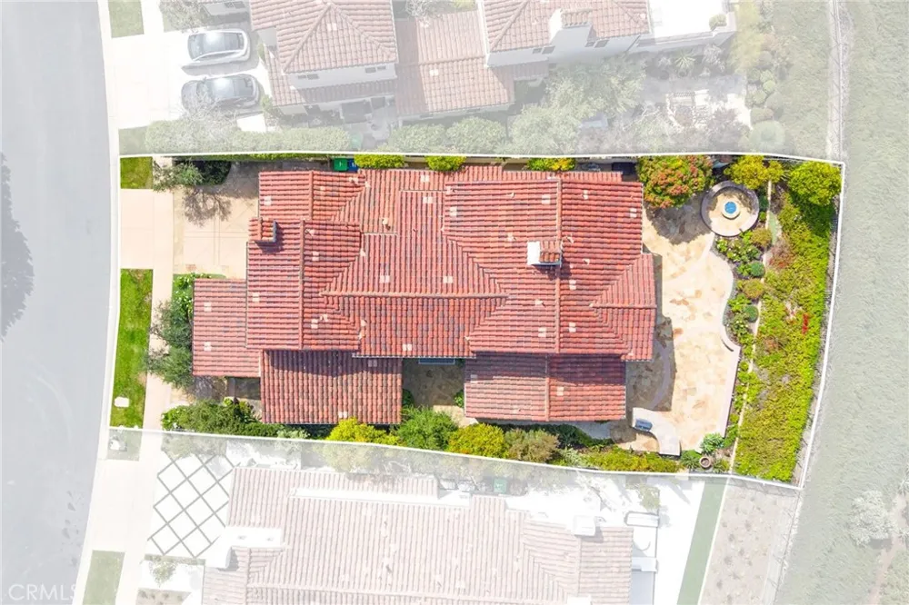 30 Surfspray Bluff Newport Coast, CA 92657