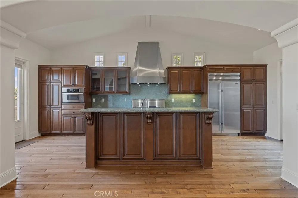 30 Surfspray Bluff Newport Coast, CA 92657