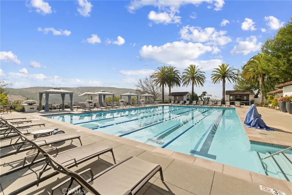 30 Surfspray Bluff Newport Coast, CA 92657