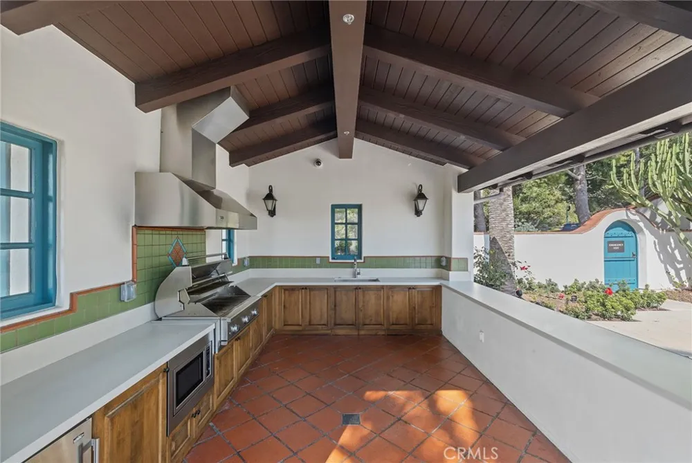 30 Surfspray Bluff Newport Coast, CA 92657