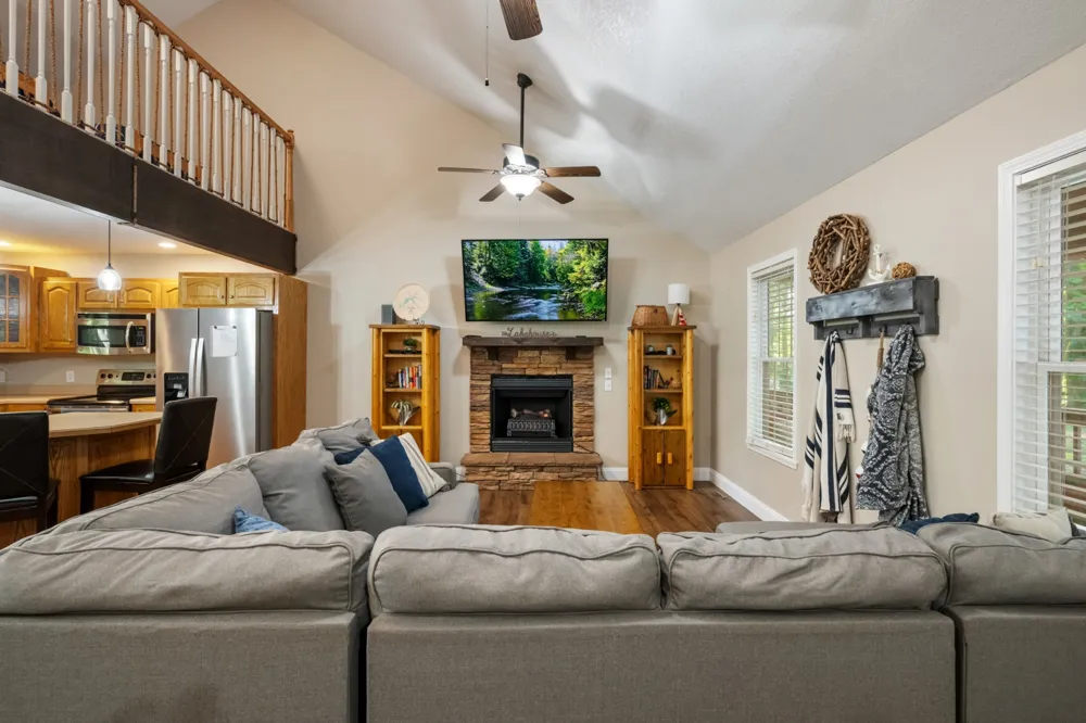 165 Kangaroo Ridge Rd Byrdstown, TN 38549