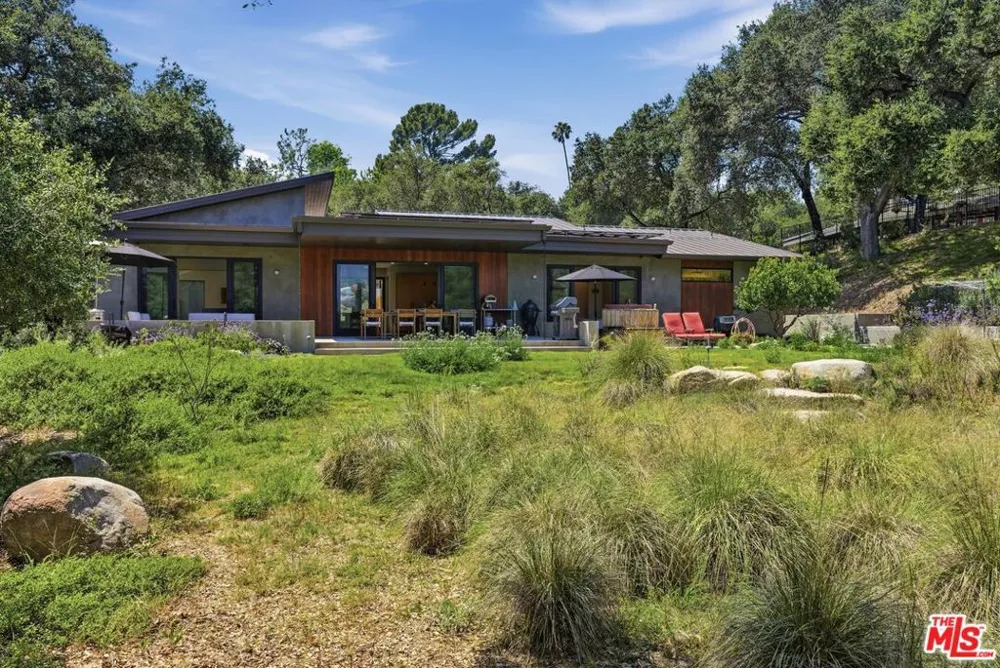 3860 Madison Road La Canada Flintridge, CA 91011
