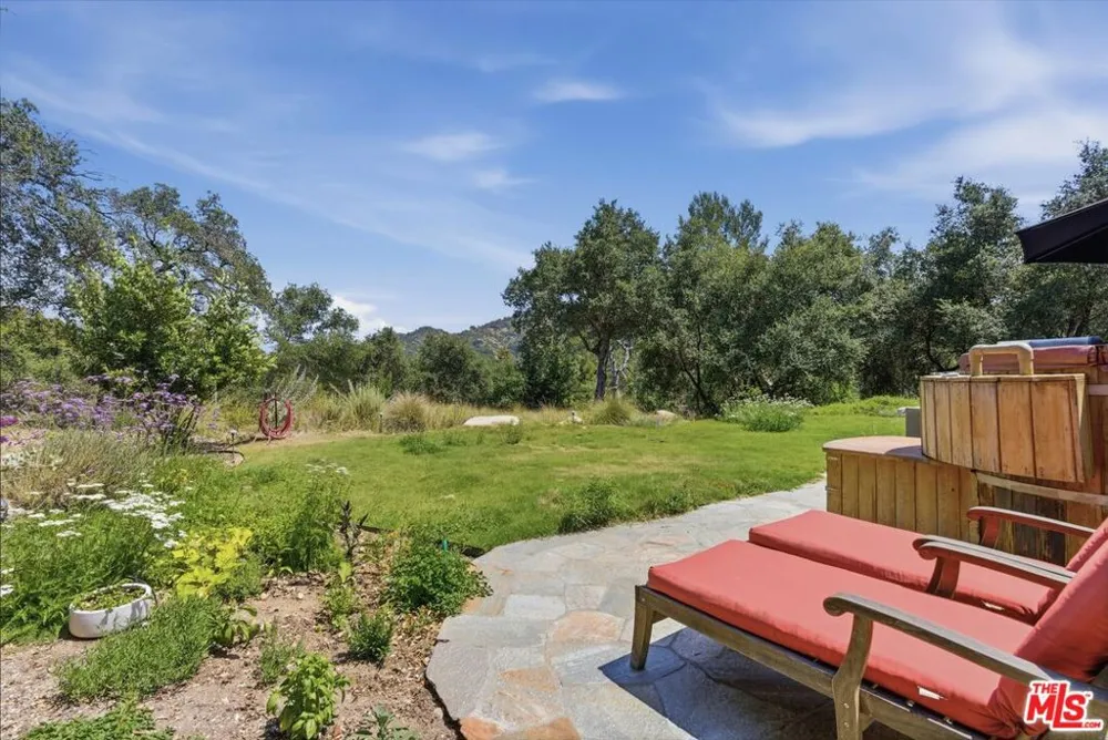 3860 Madison Road La Canada Flintridge, CA 91011