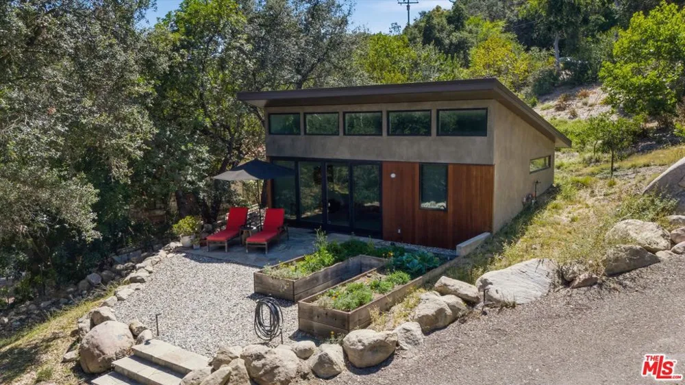 3860 Madison Road La Canada Flintridge, CA 91011