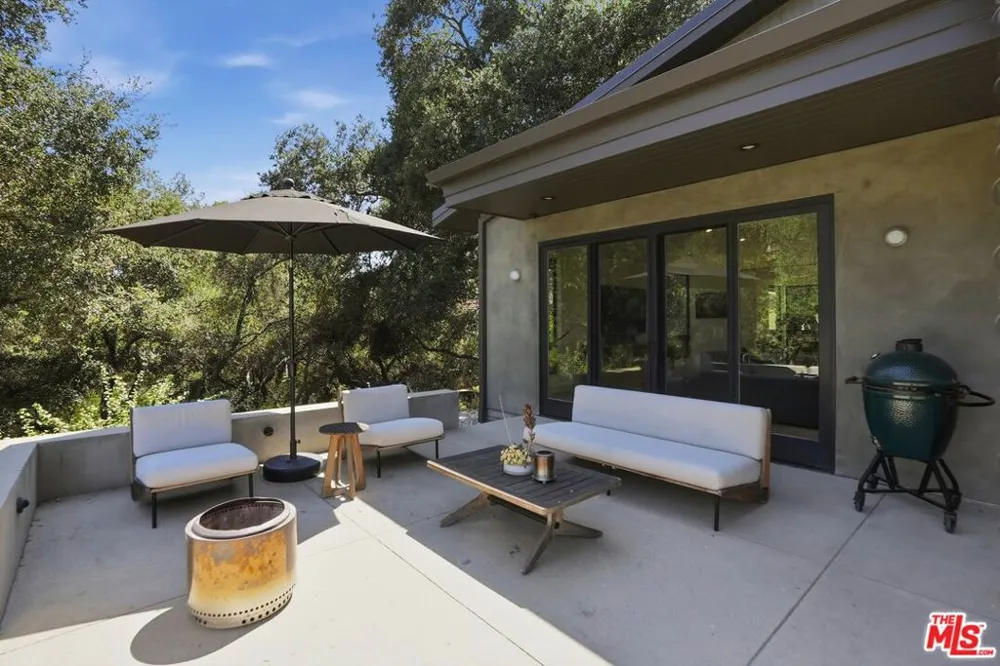 3860 Madison Road La Canada Flintridge, CA 91011