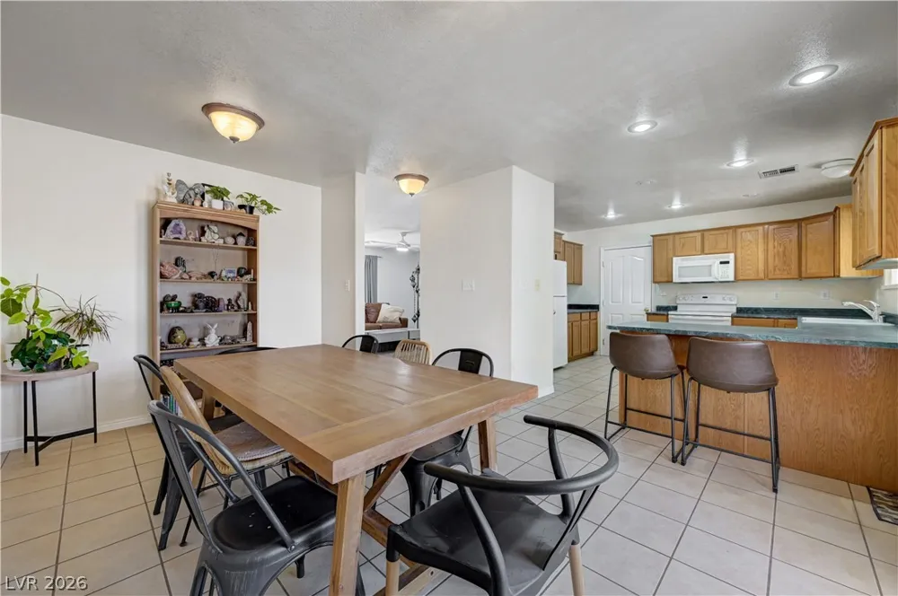 1272 Liston Avenue Logandale, NV 89021