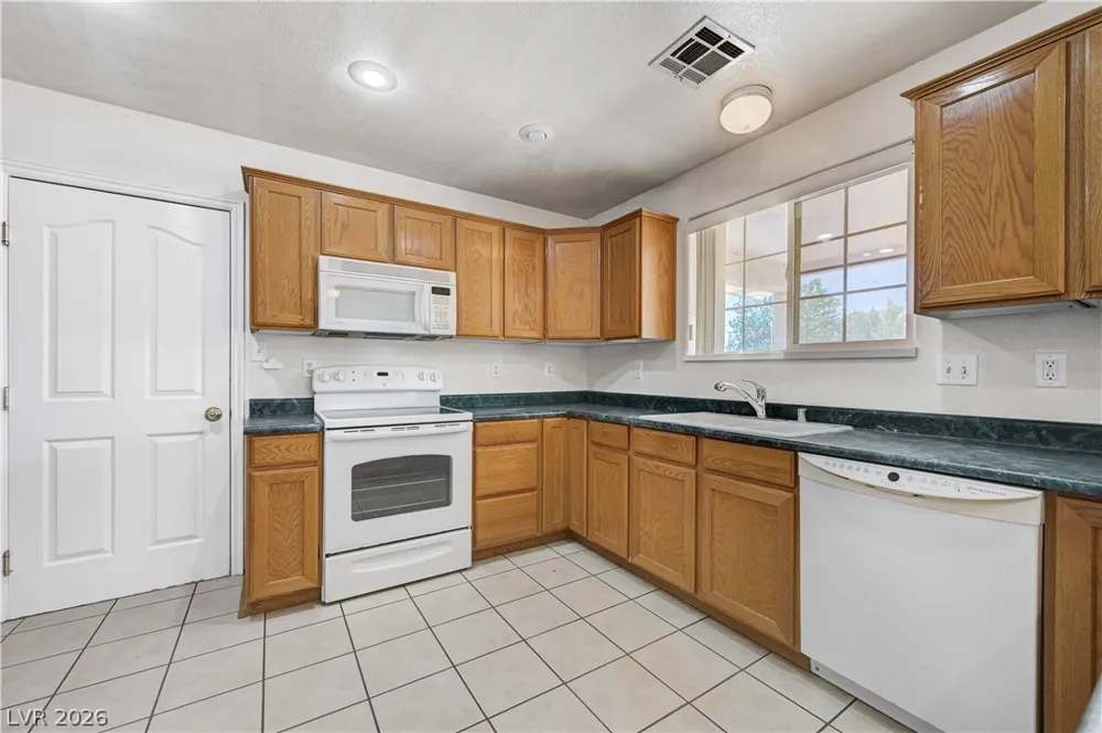1272 Liston Avenue Logandale, NV 89021