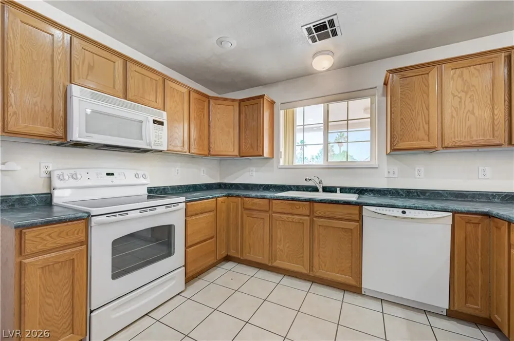 1272 Liston Avenue Logandale, NV 89021