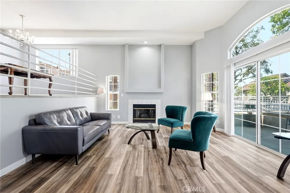 7109 Farralone #117 Canoga Park, CA 91303