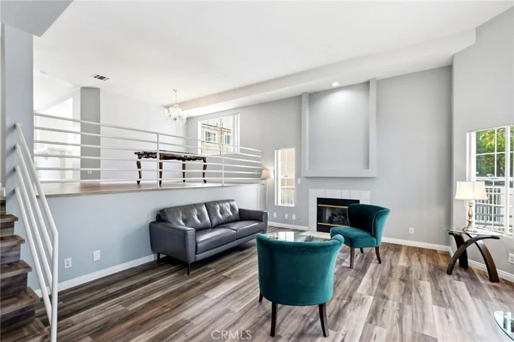 7109 Farralone #117 Canoga Park, CA 91303