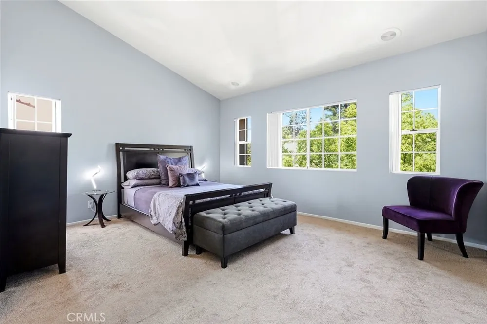 7109 Farralone #117 Canoga Park, CA 91303