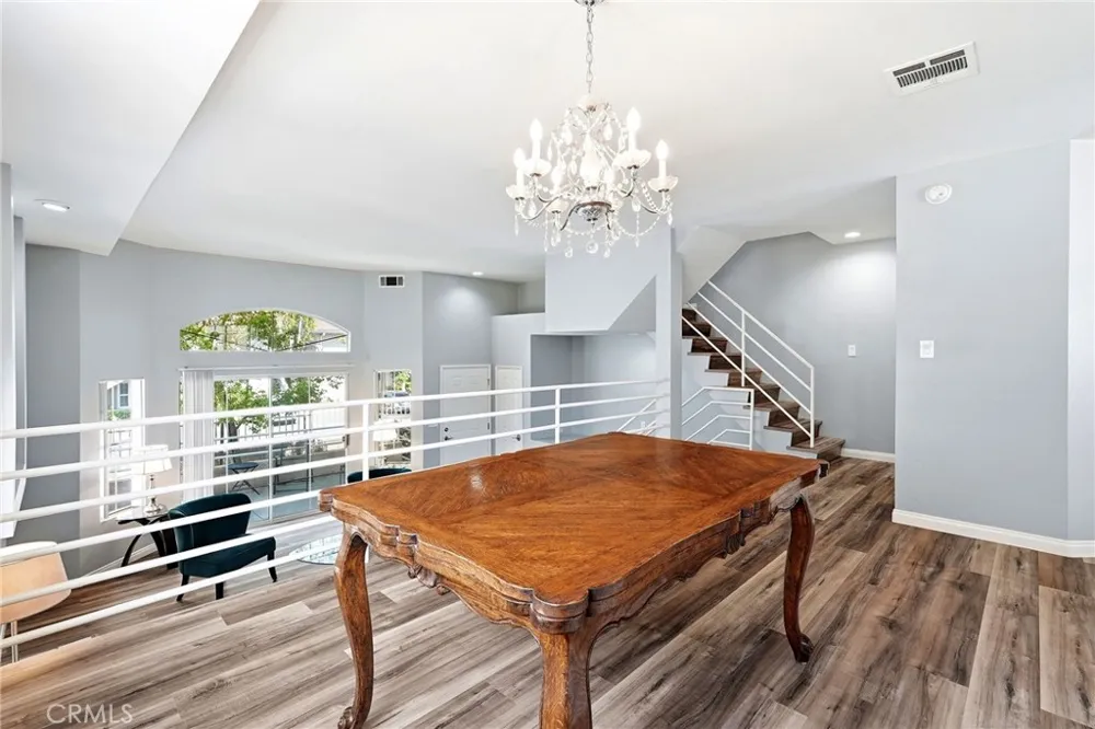 7109 Farralone #117 Canoga Park, CA 91303