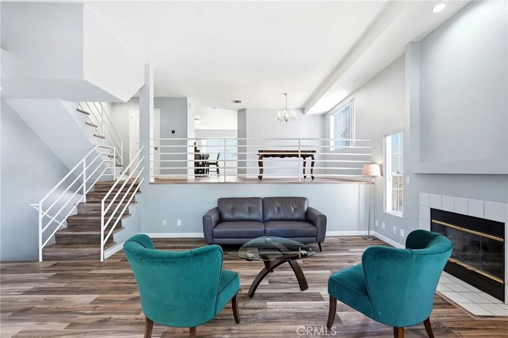 7109 Farralone #117 Canoga Park, CA 91303