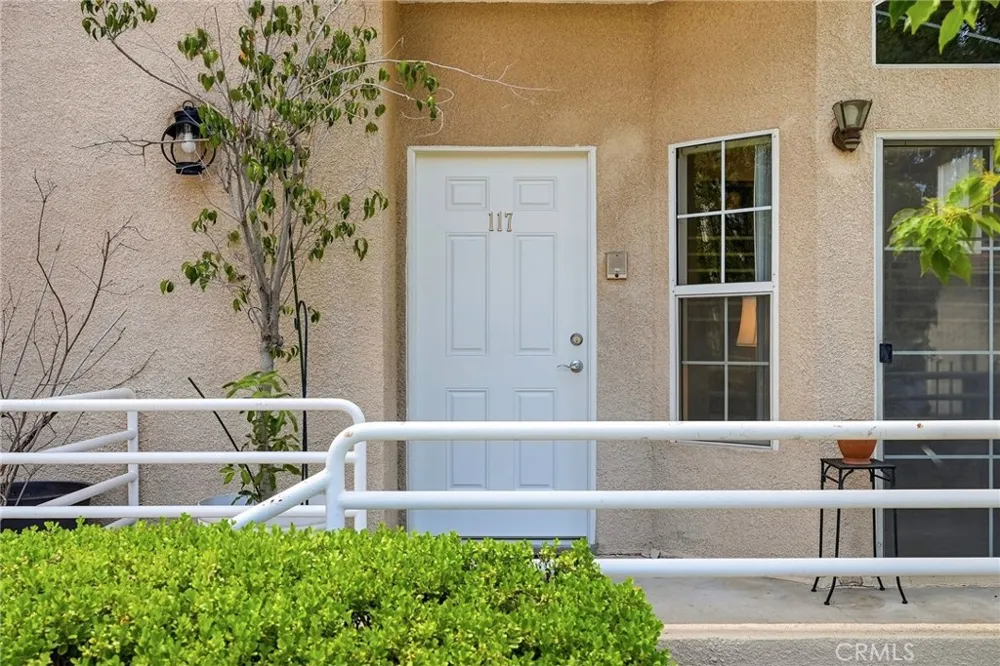 7109 Farralone #117 Canoga Park, CA 91303