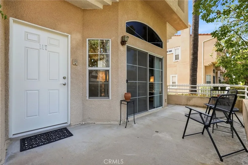 7109 Farralone #117 Canoga Park, CA 91303