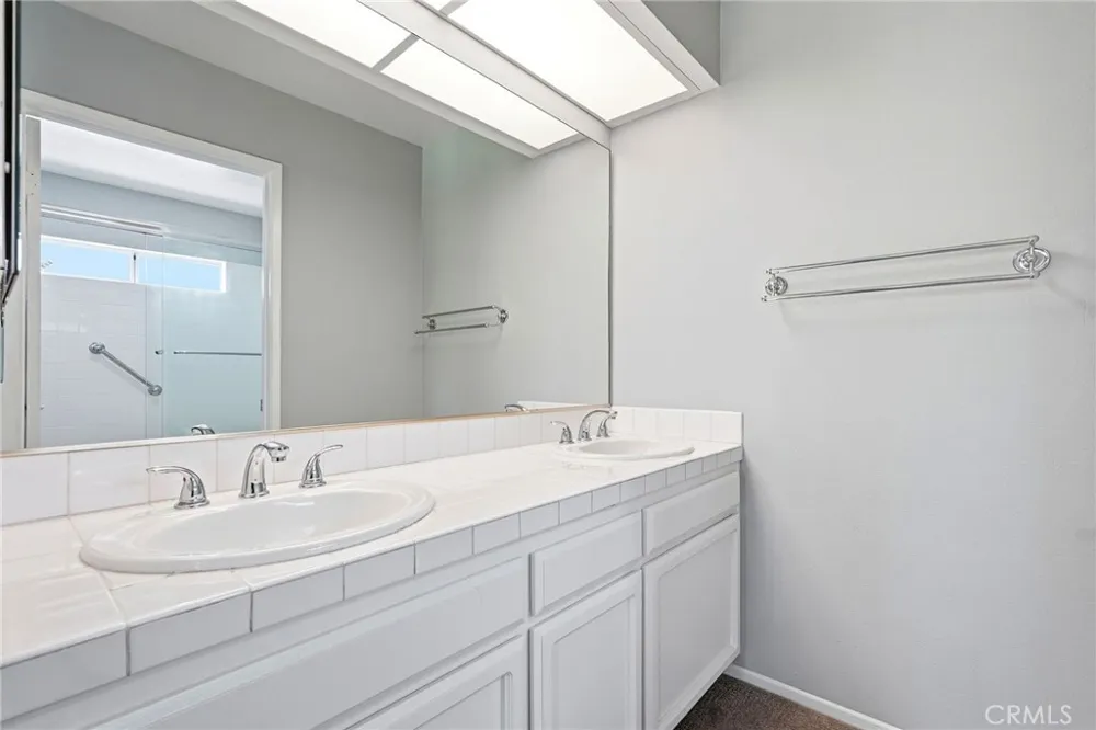 7109 Farralone #117 Canoga Park, CA 91303