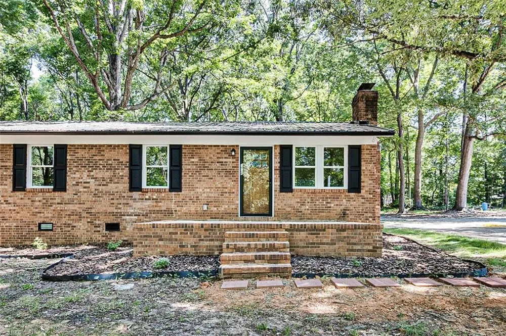 374 Yow Drive Seagrove, NC 27341