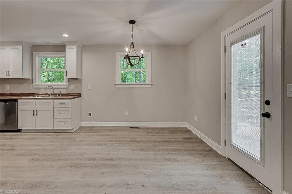 374 Yow Drive Seagrove, NC 27341